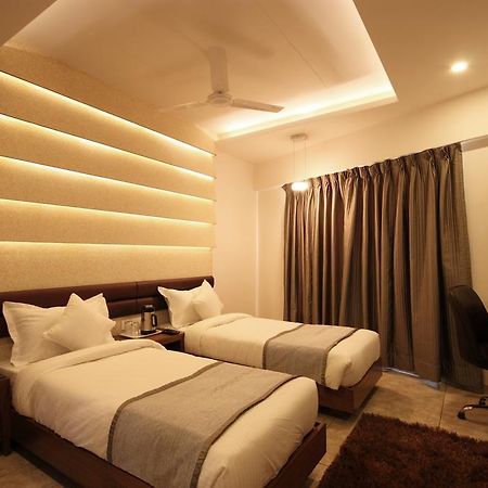 Hotel Bait Inn Αχμπανταμπάντ Δωμάτιο φωτογραφία