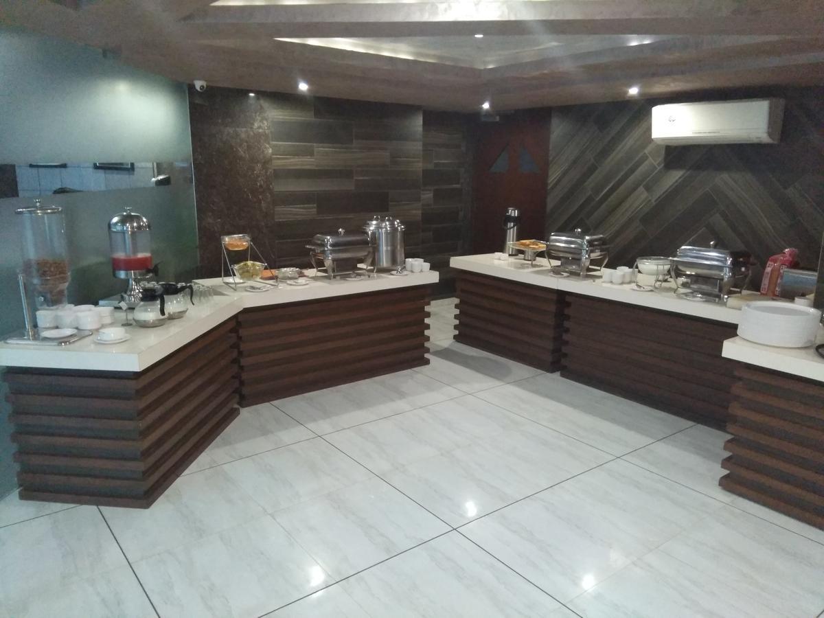 Hotel Bait Inn Αχμπανταμπάντ Εξωτερικό φωτογραφία